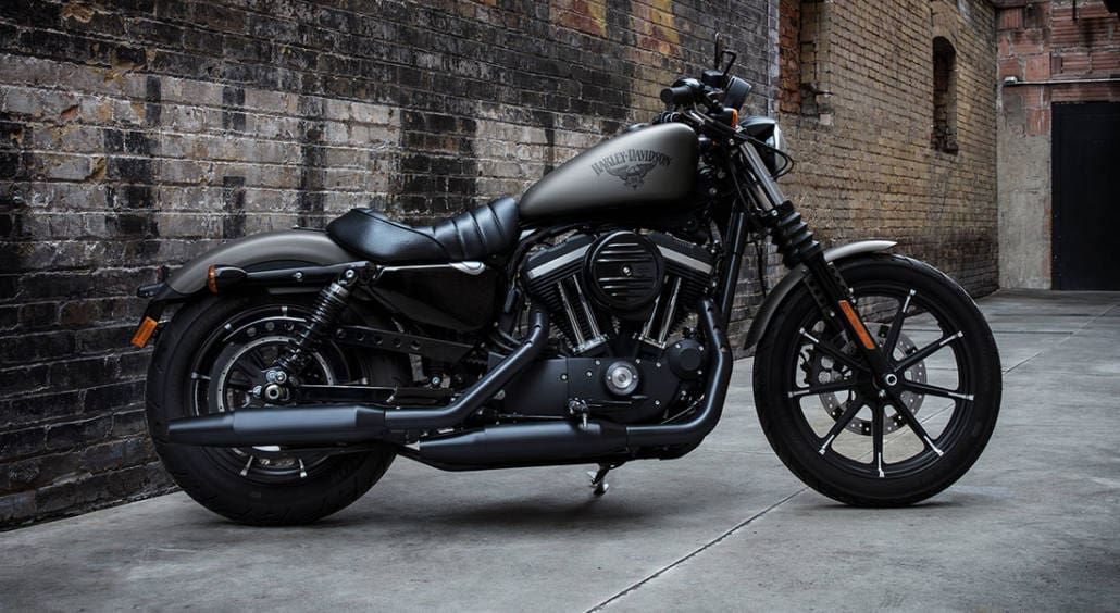 Harley-883-feron-la-meilleure-moto-pour-les-débutants
